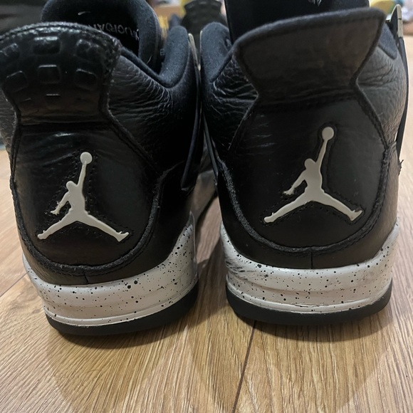 Jordan 4 Oreo - Picture 4 of 5